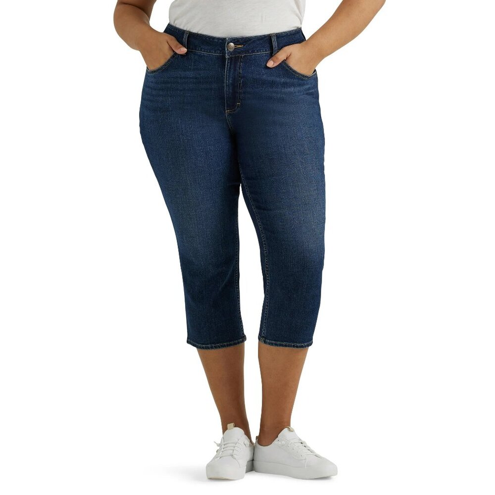 Lee Midrise Capri Regular Fit Stretch Denim Women's Plus Size 24W & 26W Blue